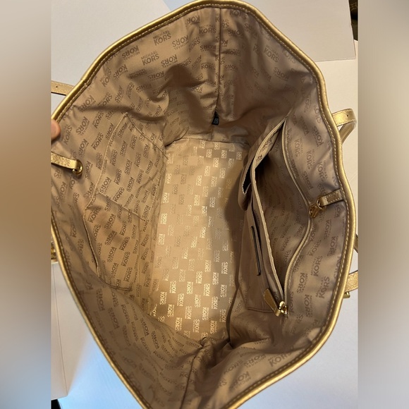 Michael Kors gold tote - Picture 3 of 13